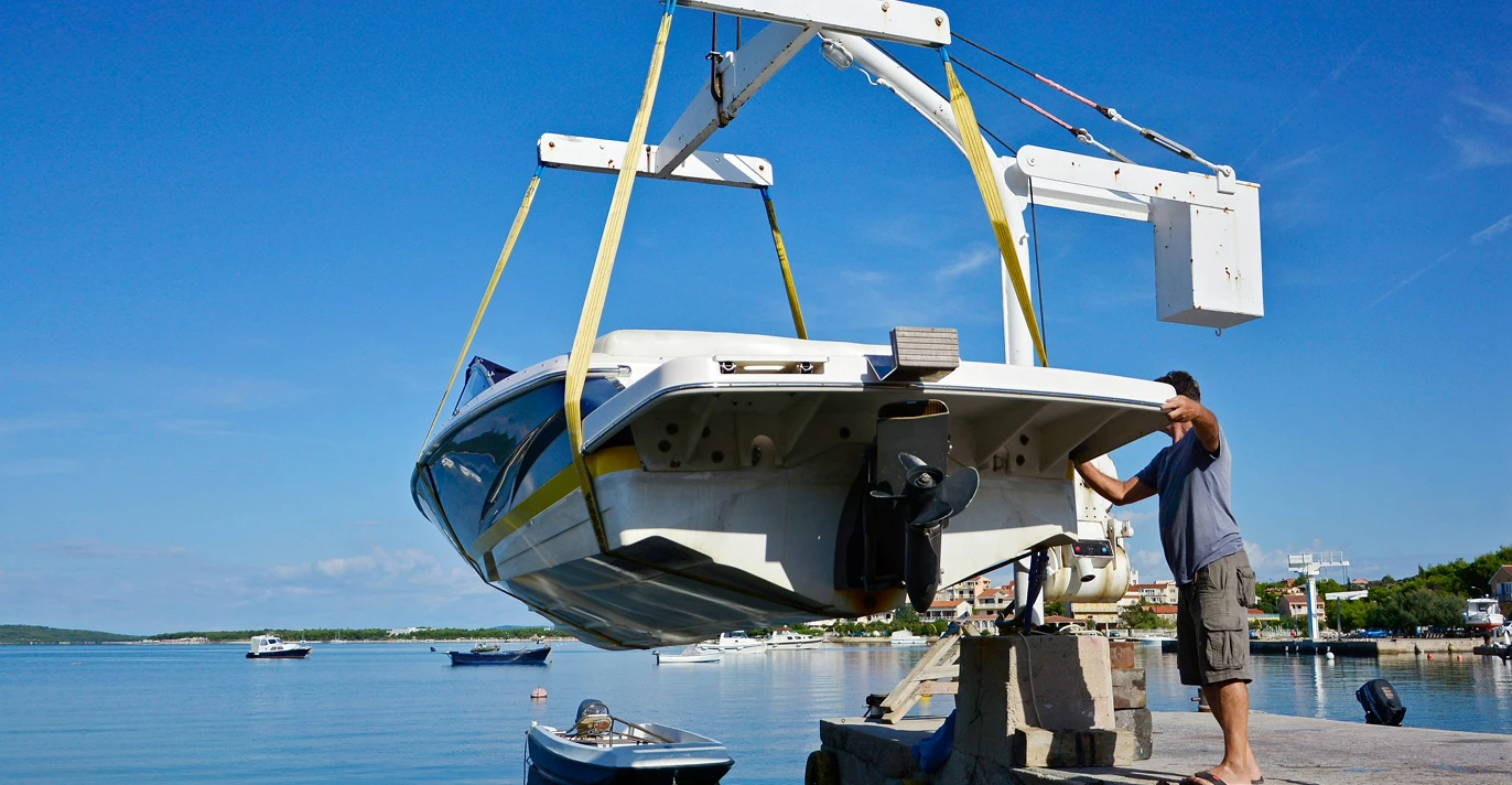Boat and yacht polishing.